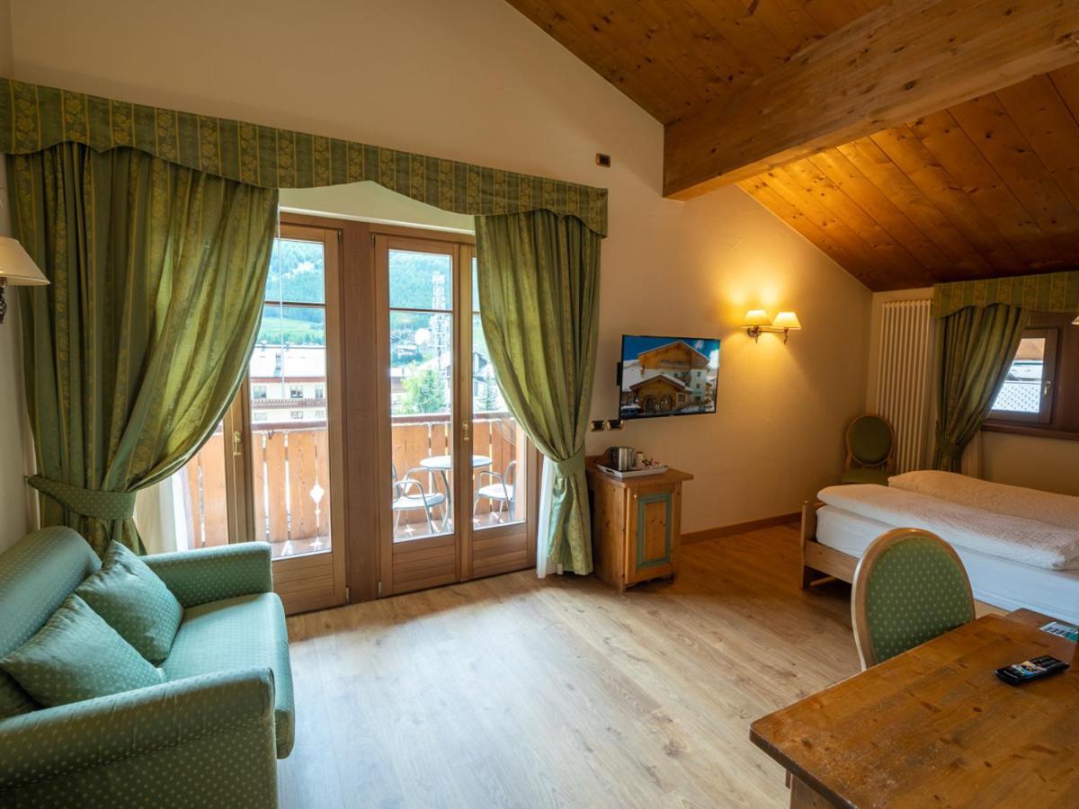 Hotel Cervo Livigno Exteriör bild