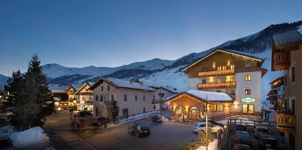 Hotel Cervo Livigno Exteriör bild