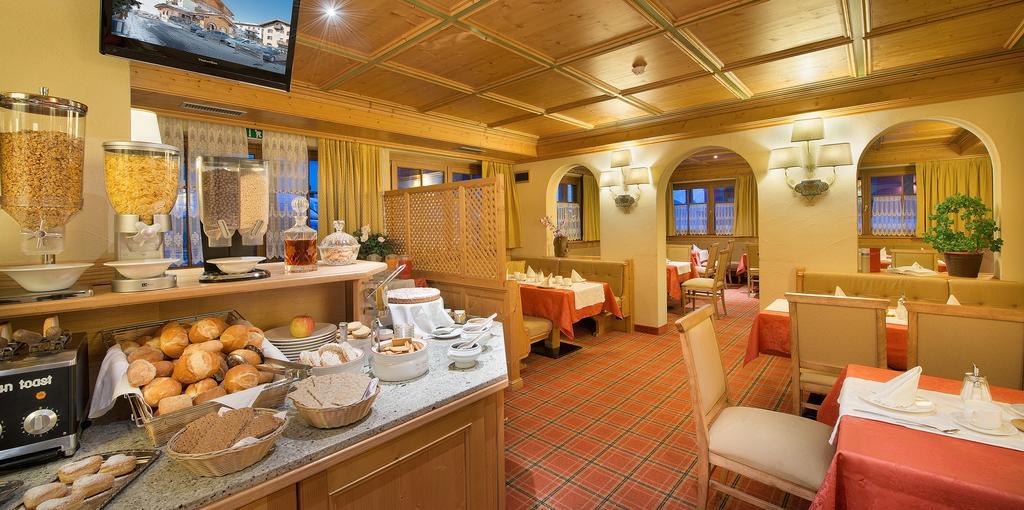 Hotel Cervo Livigno Exteriör bild