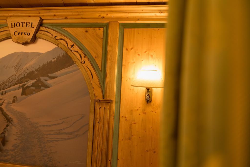 Hotel Cervo Livigno Exteriör bild