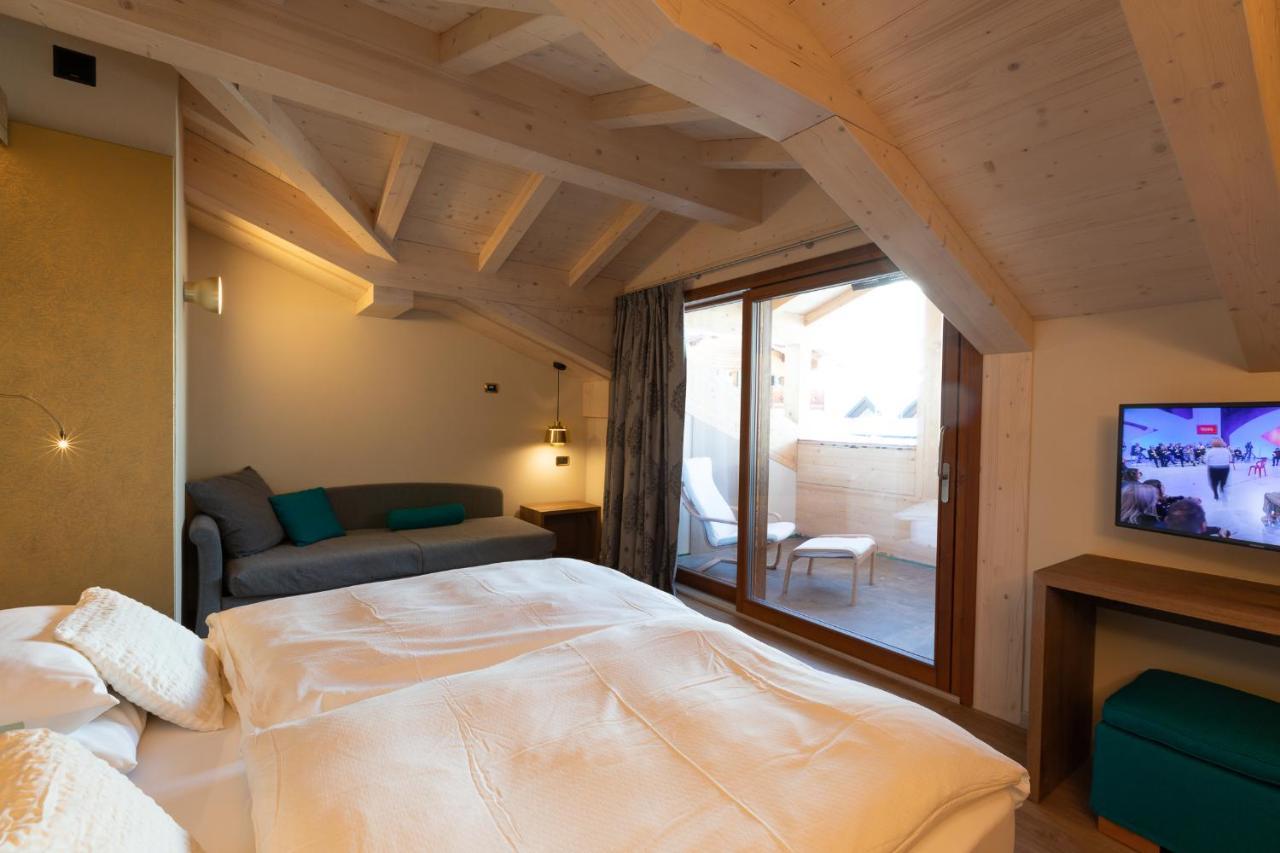Hotel Cervo Livigno Exteriör bild